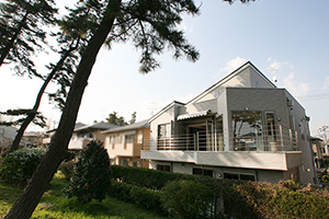 建て替えで光溢れるパノラマ住宅