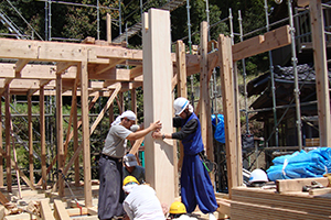 たくましい住宅