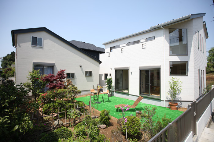 資産運用で実現した二世帯二棟を同じ敷地に